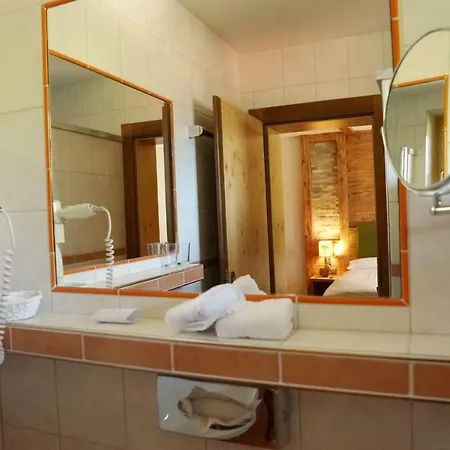 Гостьовий будинок Urbanhof Pension & Appartements